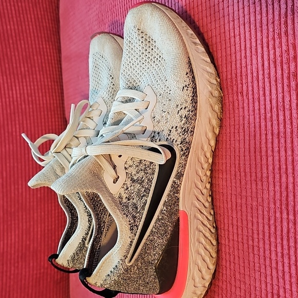 Nike Epic React Sz 9 - Picture 1 of 14
